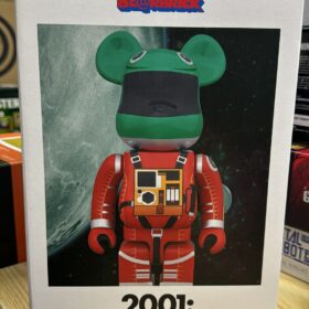 全新 Medicom Toy Bearbrick Be@rbrick 100% & 400% 2001 A Space Odyssey Space Suit Green Helmet Orange Suit Bearbrick 2001太空漫遊 太空服綠色頭盔 橘色套裝