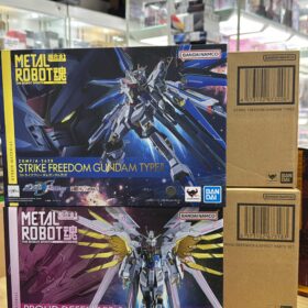 Bandai Metal Robot Strike Freedom Gundam TypeⅡ & Proud Defender & Effect Parts Set Gundam Seed Destiny Gundam