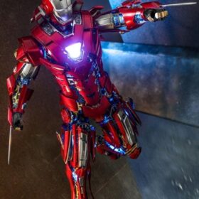 Hottoys MMS618 Ironman 3 Silver Centurion Armor Suit Up Version