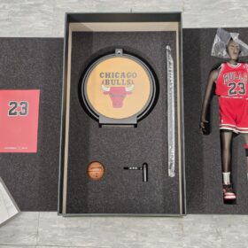 開封品 Enterbay X Eric So 1/6 EE-1002 Michael Jordan Limited Edition Red 米高佐敦 珍藏版 紅衫 黃座