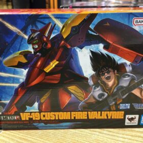 Bandai Hi-Metal R Macross VF-19 Custom Fire Valkyrie Variablr Fighter Super Real Model
