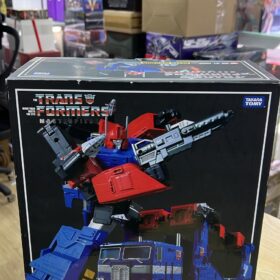 Takara Tomy Transformer MP-31 Delta Magnus
