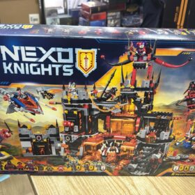 全新 Lego 70323 Jestro s Volcano Lair Nexo Knights 未來騎士團系列 小 丑的終極炎魔巢穴 火山巢穴建築套件