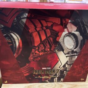 Hottoys MMS600 DX Deluxe Version Tony Stark Iron Man 2 Mark V Suit Up