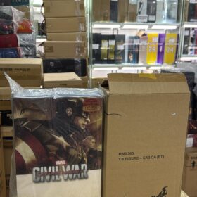 Hottoys MMS360 Captain America Civil War Battling Version