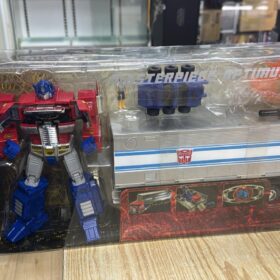 Hasbro Masterpiece Optimus Prime Transformers