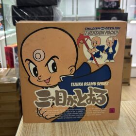 開封品 缺座同手袋 Toy Hunters 008 Tezuka Osamu Series Childish And Devilish 2 Version Pack Tezuka Osamu Series 手塚治虫 三眼神童 寫樂保介